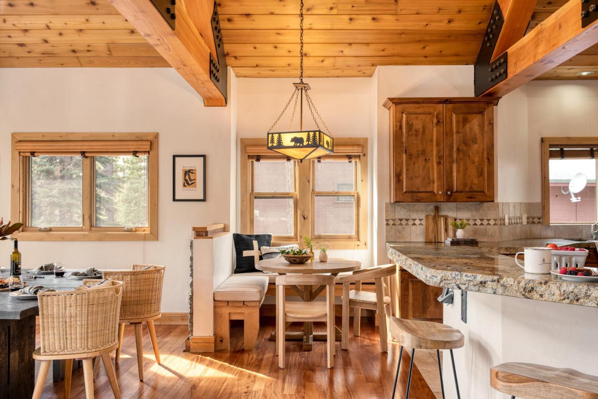 Coyote Moon By Avantstay Cabin Wsauna Mins From Dt Truckee Northstar ภายนอก รูปภาพ