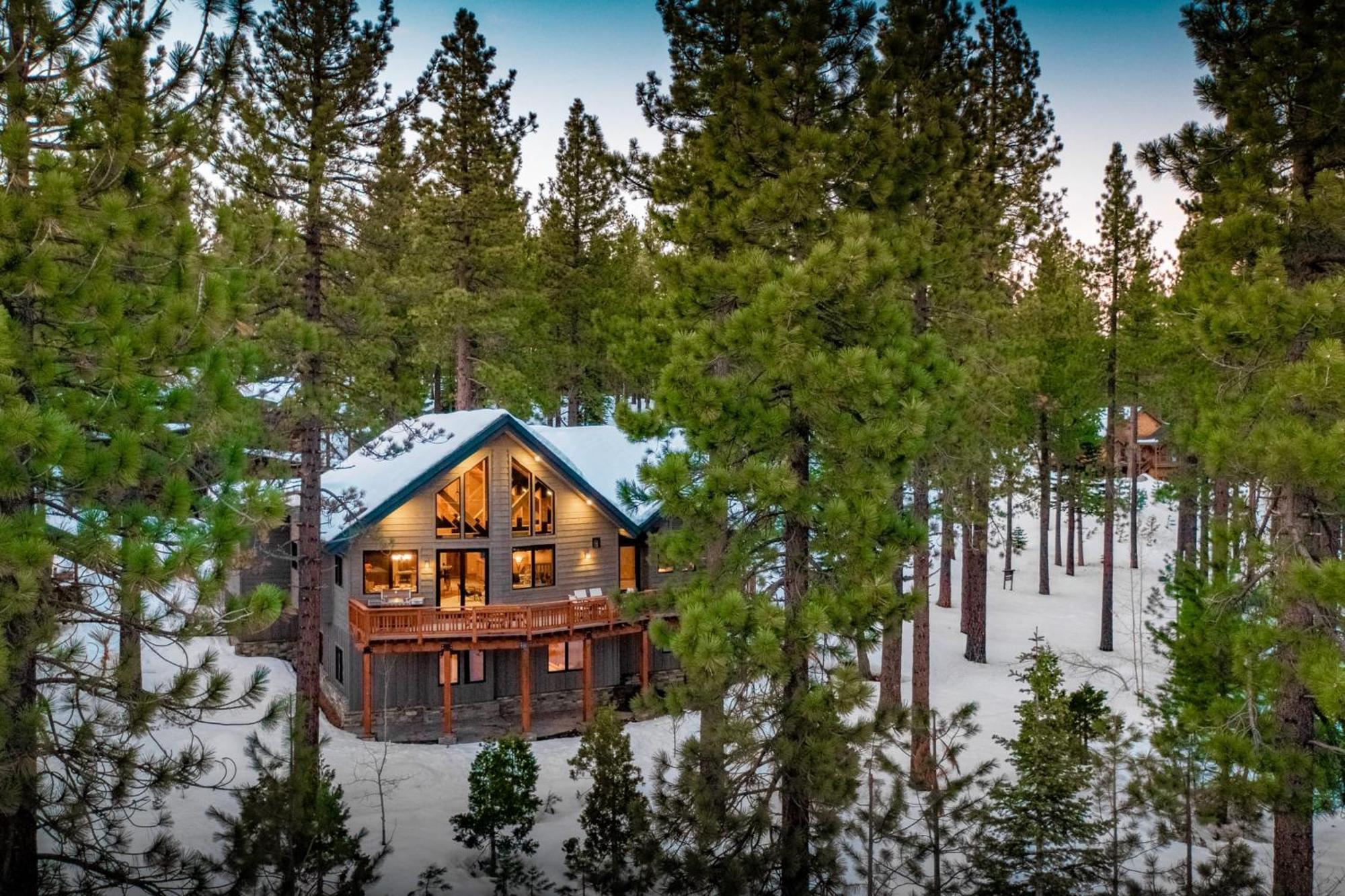 Coyote Moon By Avantstay Cabin Wsauna Mins From Dt Truckee Northstar ภายนอก รูปภาพ
