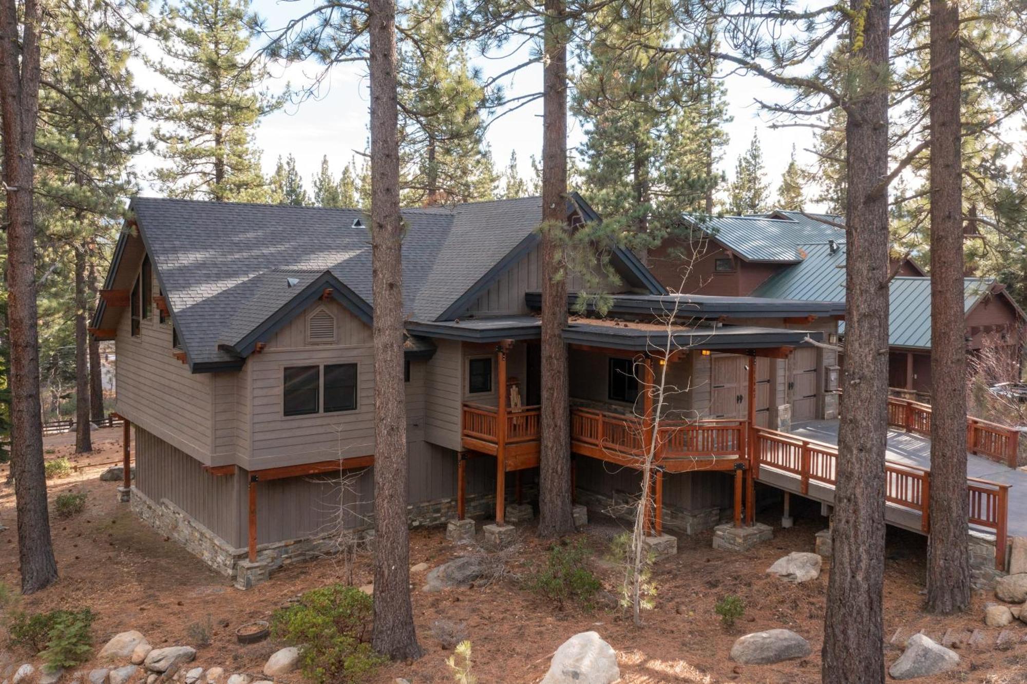 Coyote Moon By Avantstay Cabin Wsauna Mins From Dt Truckee Northstar ภายนอก รูปภาพ